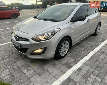 Серый Хендай i30, объемом двигателя 1.4 л и пробегом 246 тыс. км за 7200 $, фото 1 на Automoto.ua