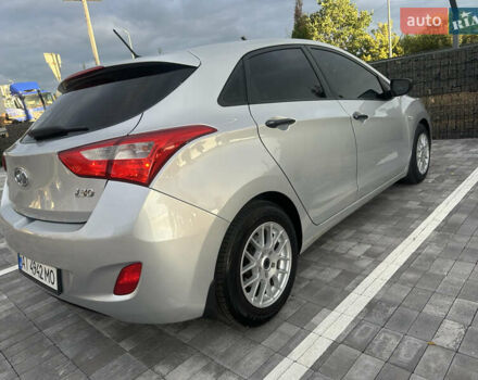 Серый Хендай i30, объемом двигателя 1.4 л и пробегом 246 тыс. км за 7200 $, фото 5 на Automoto.ua