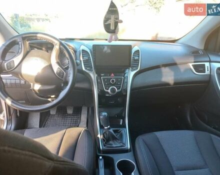 Серый Хендай i30, объемом двигателя 1.4 л и пробегом 154 тыс. км за 7400 $, фото 4 на Automoto.ua