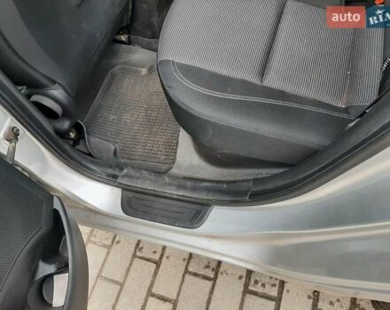 Серый Хендай i30, объемом двигателя 1.4 л и пробегом 72 тыс. км за 9500 $, фото 13 на Automoto.ua