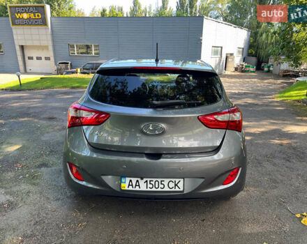 Серый Хендай i30, объемом двигателя 1.6 л и пробегом 127 тыс. км за 10300 $, фото 6 на Automoto.ua