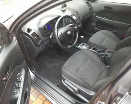 Сірий Хендай i30, об'ємом двигуна 1.6 л та пробігом 198 тис. км за 7500 $, фото 12 на Automoto.ua