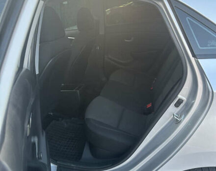 Серый Хендай i30, объемом двигателя 1.4 л и пробегом 246 тыс. км за 7200 $, фото 16 на Automoto.ua