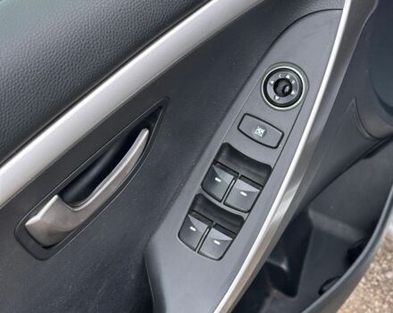 Серый Хендай i30, объемом двигателя 1.6 л и пробегом 192 тыс. км за 8400 $, фото 9 на Automoto.ua