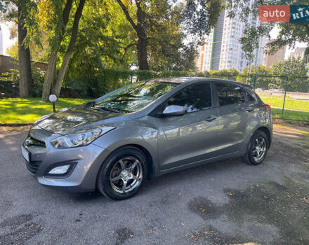 Сірий Хендай i30, об'ємом двигуна 1.6 л та пробігом 127 тис. км за 9400 $, фото 2 на Automoto.ua