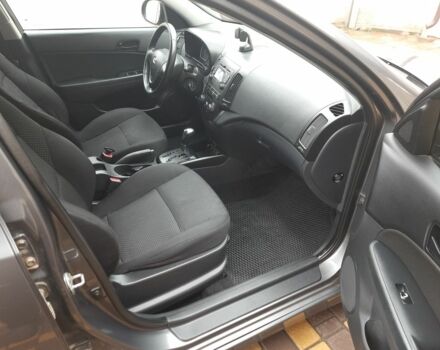 Сірий Хендай i30, об'ємом двигуна 1.6 л та пробігом 198 тис. км за 7500 $, фото 18 на Automoto.ua