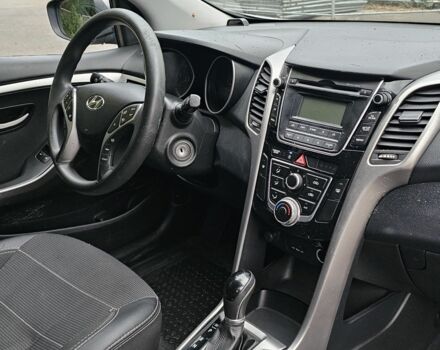 Серый Хендай i30, объемом двигателя 1.6 л и пробегом 150 тыс. км за 5200 $, фото 21 на Automoto.ua