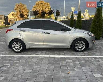Серый Хендай i30, объемом двигателя 1.4 л и пробегом 246 тыс. км за 7200 $, фото 6 на Automoto.ua