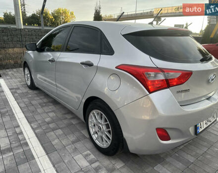 Серый Хендай i30, объемом двигателя 1.4 л и пробегом 246 тыс. км за 7200 $, фото 4 на Automoto.ua