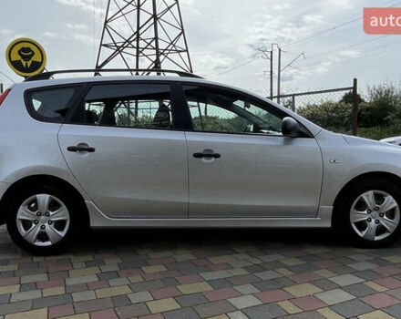 Сірий Хендай i30, об'ємом двигуна 1.58 л та пробігом 245 тис. км за 7500 $, фото 7 на Automoto.ua