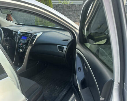 Серый Хендай i30, объемом двигателя 1.4 л и пробегом 246 тыс. км за 7200 $, фото 14 на Automoto.ua