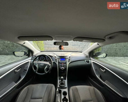 Серый Хендай i30, объемом двигателя 1.4 л и пробегом 246 тыс. км за 7200 $, фото 8 на Automoto.ua