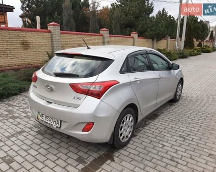 Серый Хендай i30, объемом двигателя 1.4 л и пробегом 72 тыс. км за 9500 $, фото 6 на Automoto.ua