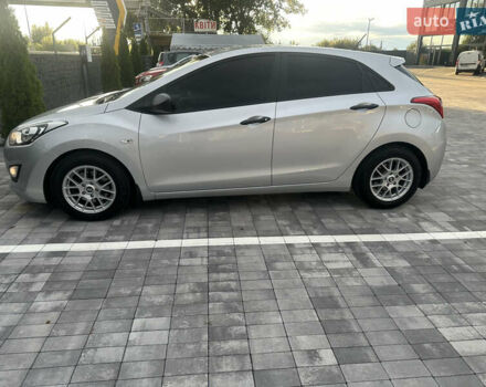 Серый Хендай i30, объемом двигателя 1.4 л и пробегом 246 тыс. км за 7200 $, фото 7 на Automoto.ua