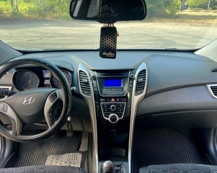 Сірий Хендай i30, об'ємом двигуна 1.4 л та пробігом 207 тис. км за 8500 $, фото 6 на Automoto.ua