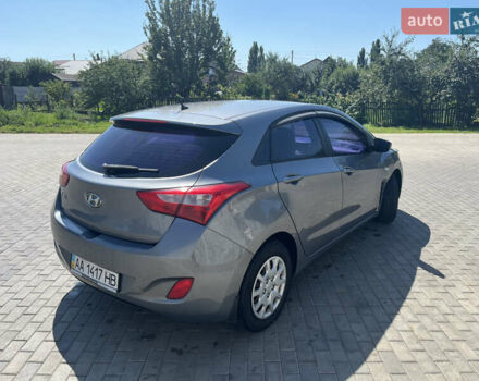 Сірий Хендай i30, об'ємом двигуна 1.4 л та пробігом 241 тис. км за 8000 $, фото 4 на Automoto.ua