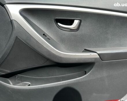 Сірий Хендай i30, об'ємом двигуна 1.4 л та пробігом 76 тис. км за 9940 $, фото 21 на Automoto.ua
