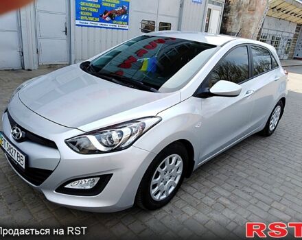 Серый Хендай i30, объемом двигателя 1.4 л и пробегом 86 тыс. км за 9500 $, фото 1 на Automoto.ua
