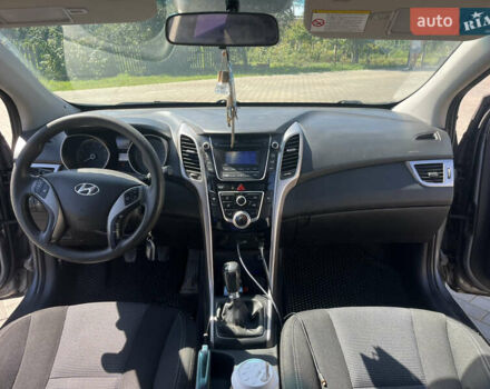 Сірий Хендай i30, об'ємом двигуна 1.4 л та пробігом 241 тис. км за 8000 $, фото 12 на Automoto.ua