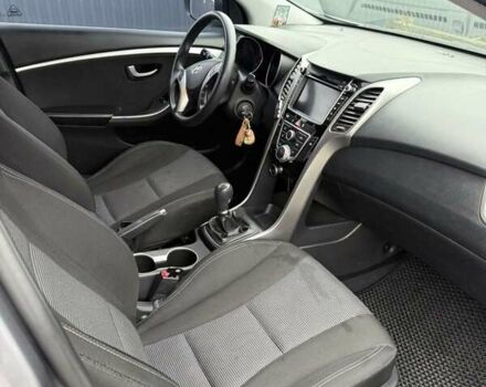 Серый Хендай i30, объемом двигателя 1.4 л и пробегом 214 тыс. км за 8500 $, фото 4 на Automoto.ua