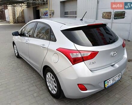 Серый Хендай i30, объемом двигателя 1.4 л и пробегом 86 тыс. км за 9500 $, фото 5 на Automoto.ua