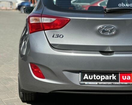 Сірий Хендай i30, об'ємом двигуна 1.4 л та пробігом 76 тис. км за 9940 $, фото 7 на Automoto.ua
