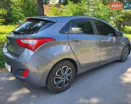 Серый Хендай i30, объемом двигателя 1.4 л и пробегом 280 тыс. км за 5800 $, фото 4 на Automoto.ua