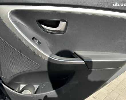 Сірий Хендай i30, об'ємом двигуна 1.4 л та пробігом 76 тис. км за 9940 $, фото 19 на Automoto.ua