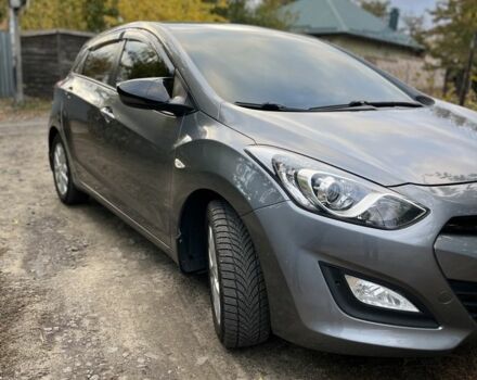 Серый Хендай i30, объемом двигателя 1.4 л и пробегом 135 тыс. км за 9000 $, фото 1 на Automoto.ua