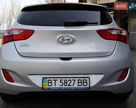 Серый Хендай i30, объемом двигателя 1.4 л и пробегом 86 тыс. км за 9500 $, фото 3 на Automoto.ua