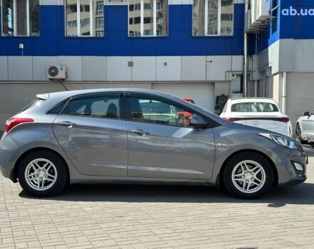 Сірий Хендай i30, об'ємом двигуна 1.4 л та пробігом 76 тис. км за 9940 $, фото 3 на Automoto.ua