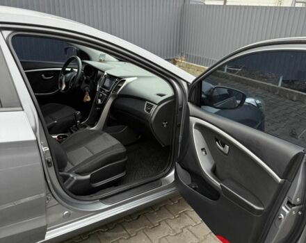 Сірий Хендай i30, об'ємом двигуна 1.4 л та пробігом 214 тис. км за 8500 $, фото 4 на Automoto.ua