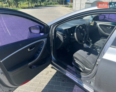 Сірий Хендай i30, об'ємом двигуна 1.4 л та пробігом 241 тис. км за 8000 $, фото 8 на Automoto.ua