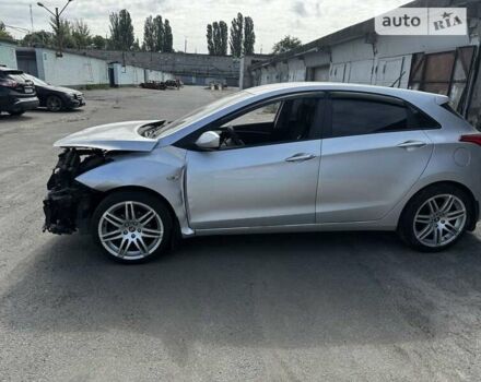 Сірий Хендай i30, об'ємом двигуна 1.4 л та пробігом 85 тис. км за 4300 $, фото 4 на Automoto.ua