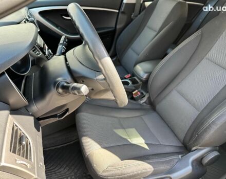 Сірий Хендай i30, об'ємом двигуна 1.4 л та пробігом 76 тис. км за 9940 $, фото 26 на Automoto.ua