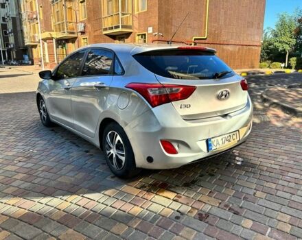 Серый Хендай i30, объемом двигателя 1.4 л и пробегом 200 тыс. км за 7500 $, фото 5 на Automoto.ua