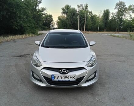 Серый Хендай i30, объемом двигателя 1.4 л и пробегом 260 тыс. км за 7800 $, фото 1 на Automoto.ua