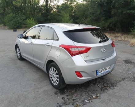 Серый Хендай i30, объемом двигателя 1.4 л и пробегом 260 тыс. км за 7800 $, фото 4 на Automoto.ua