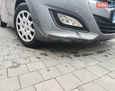 Серый Хендай i30, объемом двигателя 1.4 л и пробегом 77 тыс. км за 9100 $, фото 4 на Automoto.ua