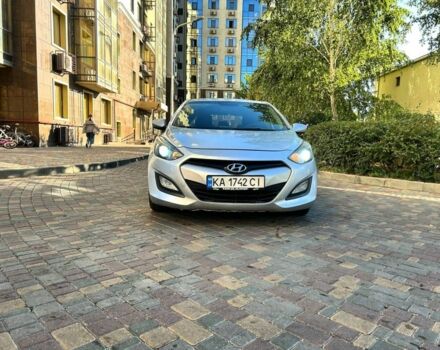 Серый Хендай i30, объемом двигателя 1.4 л и пробегом 200 тыс. км за 7500 $, фото 3 на Automoto.ua