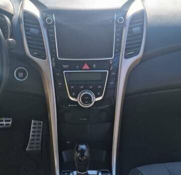 Сірий Хендай i30, об'ємом двигуна 1.6 л та пробігом 160 тис. км за 12500 $, фото 22 на Automoto.ua