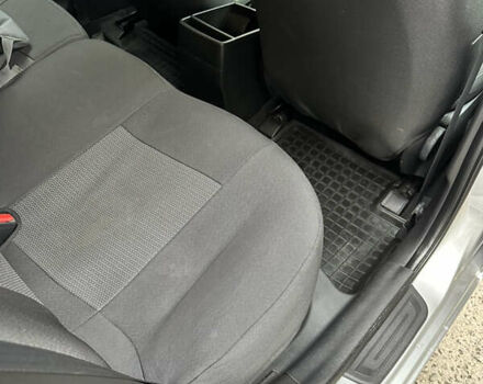 Серый Хендай i30, объемом двигателя 1.37 л и пробегом 130 тыс. км за 8800 $, фото 23 на Automoto.ua