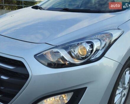 Серый Хендай i30, объемом двигателя 1.59 л и пробегом 83 тыс. км за 13500 $, фото 4 на Automoto.ua