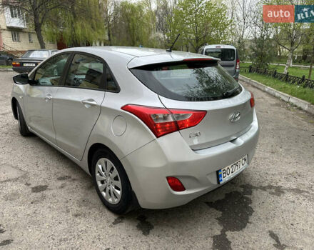 Серый Хендай i30, объемом двигателя 1.37 л и пробегом 130 тыс. км за 8800 $, фото 6 на Automoto.ua