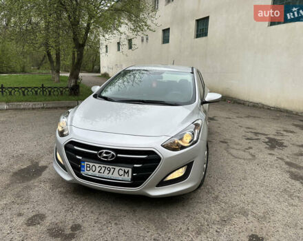 Серый Хендай i30, объемом двигателя 1.37 л и пробегом 130 тыс. км за 8800 $, фото 1 на Automoto.ua