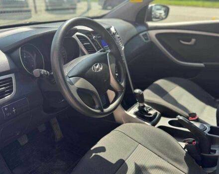 Серый Хендай i30, объемом двигателя 1.4 л и пробегом 124 тыс. км за 9700 $, фото 7 на Automoto.ua
