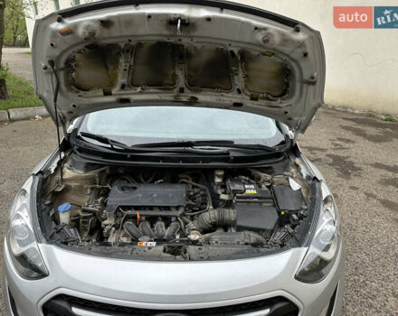 Серый Хендай i30, объемом двигателя 1.37 л и пробегом 130 тыс. км за 8800 $, фото 16 на Automoto.ua
