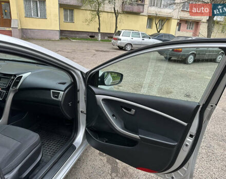 Серый Хендай i30, объемом двигателя 1.37 л и пробегом 130 тыс. км за 8800 $, фото 24 на Automoto.ua