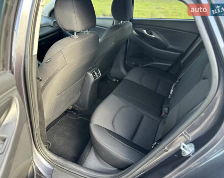 Сірий Хендай i30, об'ємом двигуна 1.35 л та пробігом 71 тис. км за 17000 $, фото 9 на Automoto.ua