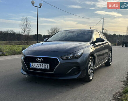 Сірий Хендай i30, об'ємом двигуна 1.35 л та пробігом 71 тис. км за 17000 $, фото 2 на Automoto.ua